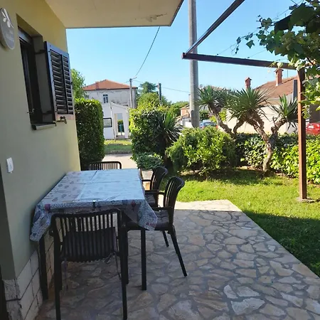 Ulika Apartament *